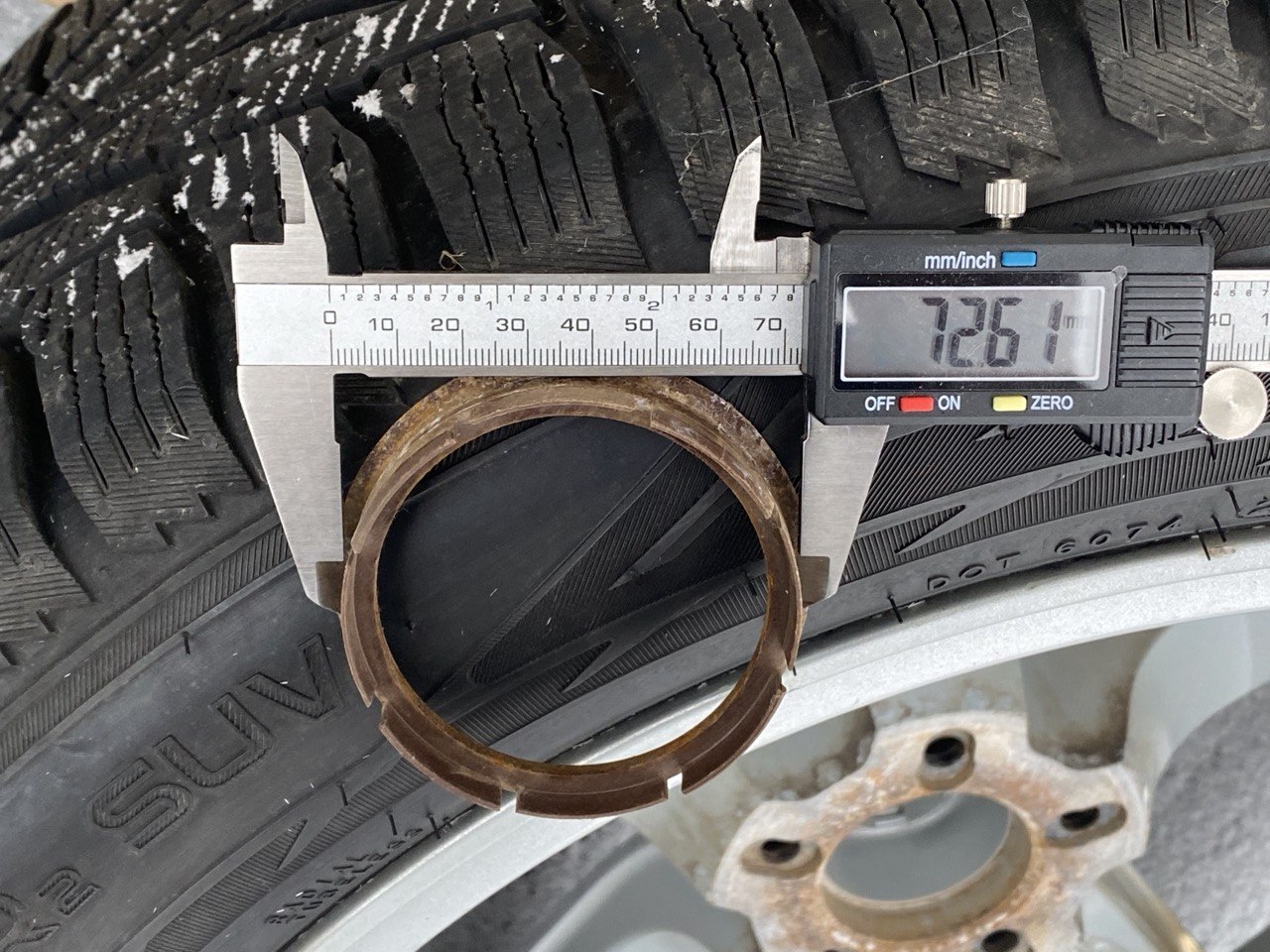 Soviterenkaan ulkomitan mittaaminen työntömitalla